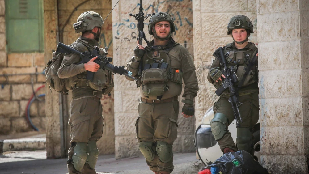 Israeli security forces seen during a military operation in the West Bank city of Jenin, February 1, 2025. Photo by Nasser Ishtayeh/Flash90 *** Local Caption *** פלסטינים כוחות ביטחון ג'נין מבצע צבא