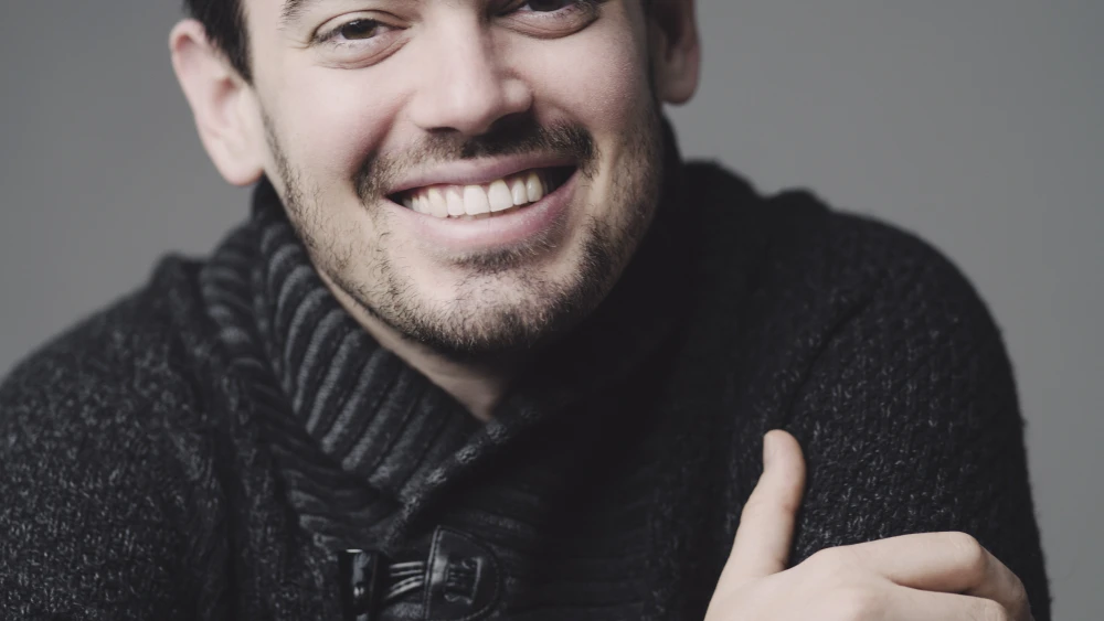 Lahav Shani. Photo by Marco Borggreve.