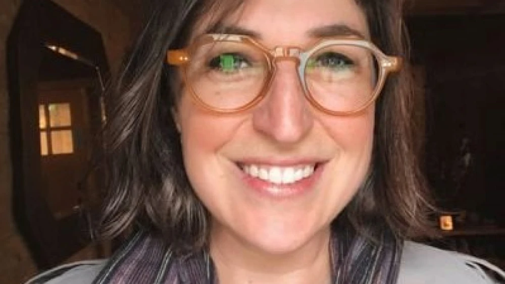 Mayim Bialik. Source: Twitter.