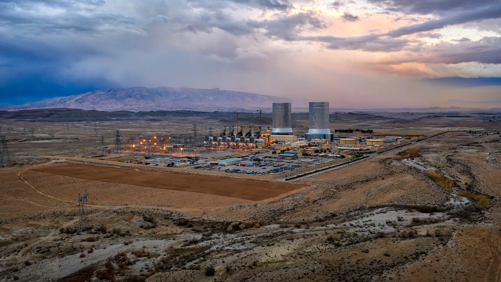 A power plant in southern Iran in January 2019. Credit: Lukas Bischoff Photograph/Shutterstock.