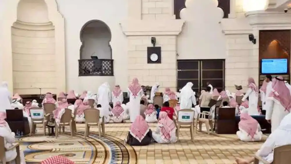 Worshippers at a Riyadh mosque. Photo: Yoav Limor.