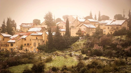 View of a light snowfall in the Jewish settlement of Efrat, March 15, 2022. Photo: Gershon Elinson/Flash90
