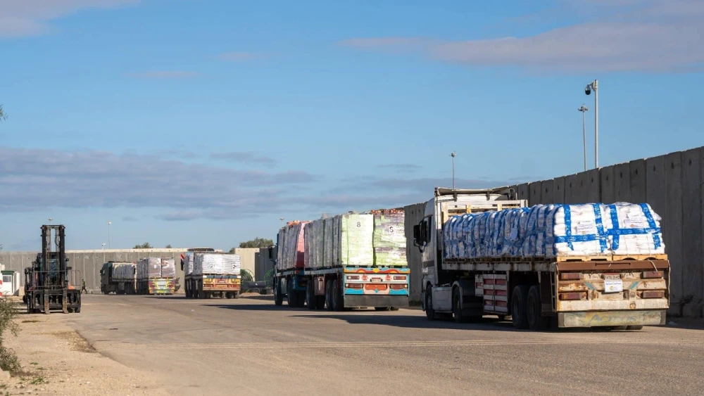 Supply trucks entering the Gaza Strip, January 2025. Source: @COGATonline/X.