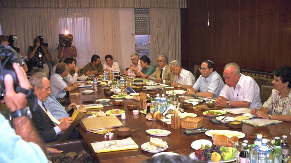 Prime Minister Yitzhak Rabin's cabinet meets to decide upon Israeli withdrawal from Gaza and Jericho, Aug. 30, 1993. Photo by Tsvika Israeli/GPO.