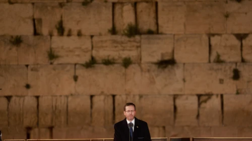 Israeli President Isaac Herzog addresses a ceremony marking Remembrance Day for Fallen Soldiers and Victims of Terror at the Western Wall in Jerusalem, April 24, 2023. Photo by Erik Marmor/Flash90.