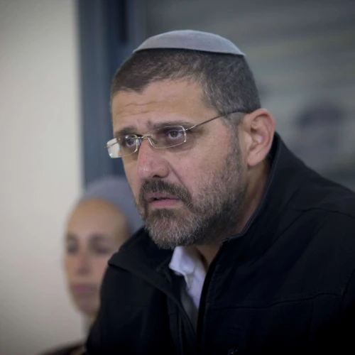 Amona spokesman Avichay Buaron speaks to reporters, Dec. 15, 2016. Photo by Yonatan Sindel/Flash90.