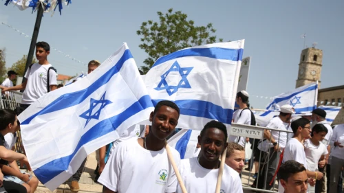 Israeli youth march with Israeli flags in solidarity with residents of the country's south and in celebration of 71 years since the recapture of the northern city of Tzfat, on May 6, 2019. Photo by David Cohen/Flash90.