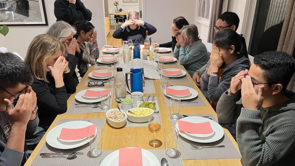 Shabbat dinner in Australia