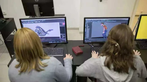 Haredi women study computer science. Photo by Noam Revkin-Fenton.