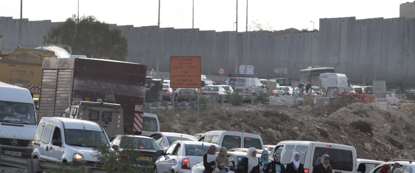 Standstill traffic at the Hizma security checkpoint between Samaria and northern Jerusalem, Nov. 25, 2007. Photo by Olivier Fitoussi /Flash90.