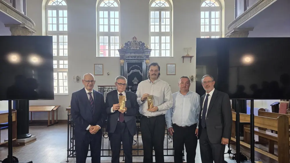 Winners of the Wdzięczność-Gratitude Awards pose with B'nai B'rith International CEO Daniel Mariaschin (left) and B'nai B'rith World Center-Jerusalem Director Alan Schneider (right), in Lublin, Poland, June 28, 2026. Credit: B'nai B'rith International.