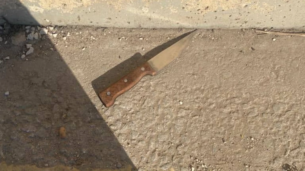 The knife carried by the terrorist at the Gilboa crossing in northern Samaria. Credit: Israel Defense Ministry.