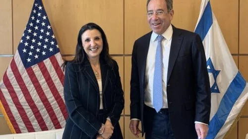 Jerusalem Deputy Mayor Fleur Hassan-Nahoum and U.S. Ambassador to Israel Thomas Nides at the U.S. embassy in Jerusalem, April 12, 2022. Source: Twitter.