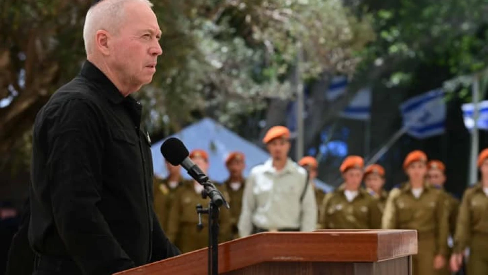 Israeli minister of Defense Yoav Galant and Bereaved families attend an official Memorial Day ceremony which commemorates the fallen Israeli soldiers and victims of terror at Kiryat Shaul Cemetery in Tel Aviv on May 13, 2024. Photo by Tomer Neuberg/Flash90 *** Local Caption *** ????? ???? ???? ?? ??????? ??? ??????? ??? ?????? ???? ???? ????? ??? ?????
