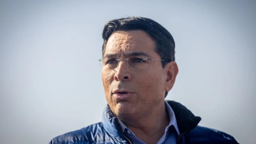 Khan al-Ahmar, Danon