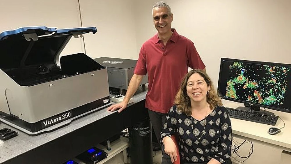Professor Uri Ashery, head of the Sagol School of Neuroscience and the George S. Wise Faculty of Life Sciences at Tel Aviv University, with Dr. Dana Bar-On of the Sagol School of Neuroscience. Credit: Courtesy.