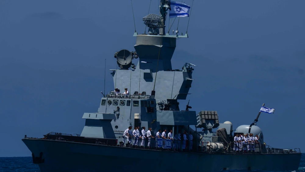 An Israeli Navy boat at a marine show as part on Israel's 70th Independence Day celebrations near the shore of Tel Aviv on April 19, 2018. Photo by Tomer Neuberg/Flash90.