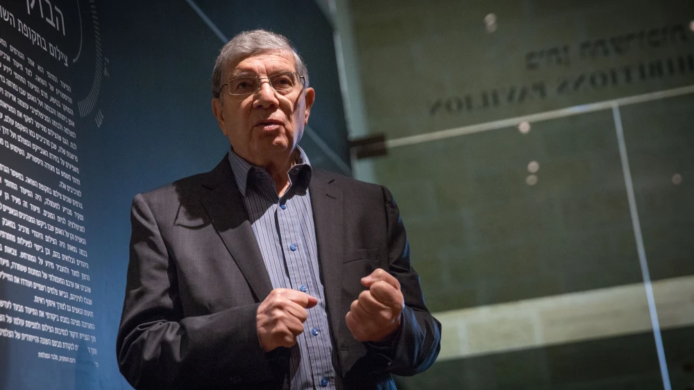Chairman of the Yad Vashemk Holocaust Memorial Museum Avner Shalev, speaks to press at the newly opened exhibition entitled "Flashes of Memory" at Yad Vashem in Jerusalem on January 24, 2018 ahead of International Holocaust Remembrance Day, an international memorial day commemorating the victims of the Holocaust. Credit: Miriam Alster/Flash90