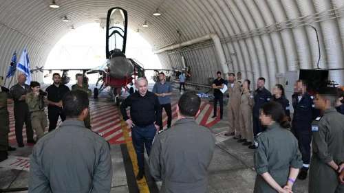Israeli Prime Minister Benjamin Netanyahu speaks with IAF airmen and airwomen during a visit to Ramat David Airbase in northern Israel on Aug. 21, 2024. Photo by Haim Zach (GPO).