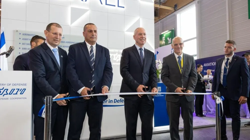 Seventeen Israeli defense firms participate in the inauguration of the national pavilion at the 2023 Paris Air Show, June 19, 2023. Credit: Ariel Hermoni, Israeli Ministry of Defense.