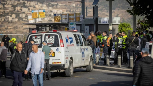 Security personnel at the scene of a terrorist shooting attack at the main entrance to Jerusalem, Nov. 30, 2023. Photo by Chaim Goldberg/Flash90.