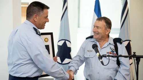 Israeli Air Force Commander Maj.-Gen. Norkin congratulates Brig.-Gen. Giora Epstein (right) during a ceremony held by the Israel Defense Forces on Sept. 12, 2018, in honor of his outstanding military achievements. Credit: IDF Spokesperson Unit.
