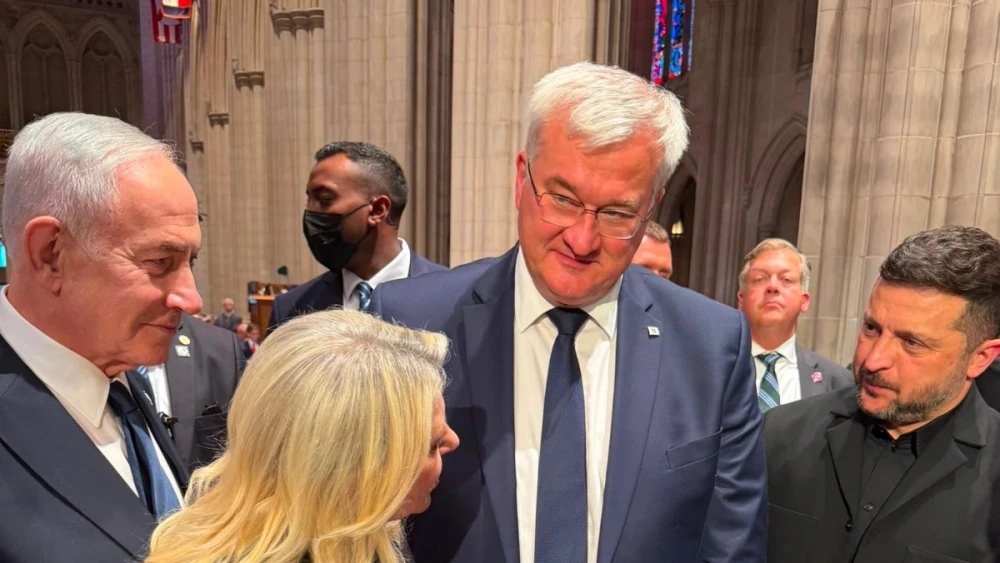 Prime Minister Benjamin Netanyahu and his wife, Sara Netanyahu, talk with Ukrainian President Volodymyr Zelenskyy and Foreign Minister Andrii Sybiha at the funeral service for Sen. Lindsey Graham at the Washington National Cathedral on July 28, 2026. Photo by Ma'ayan Toaf/GPO.