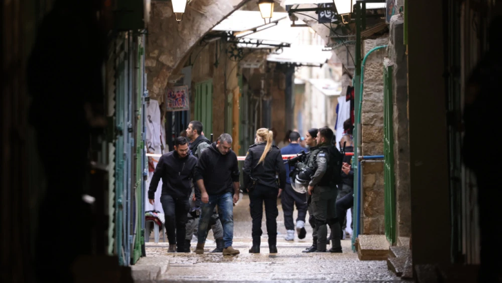The scene of a terror attack in Jerusalem's Old City, Nov. 21, 2021. Photo by Yonatan Sindel/Flash90.
