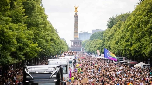 Hundreds of thousands of revelers attend the Gay Pride Parade in Berlin on July 26, 2025. Credit: Courtesy of the Municipality of Berlin.