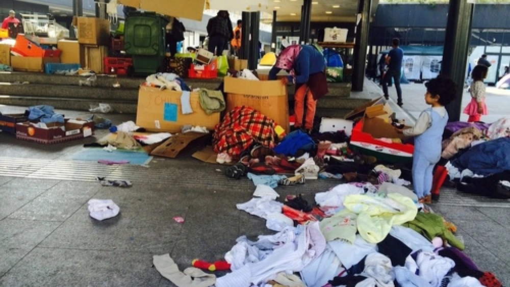 Syrian refugees at a train station in Budapest, Hungary. Credit: JDC.