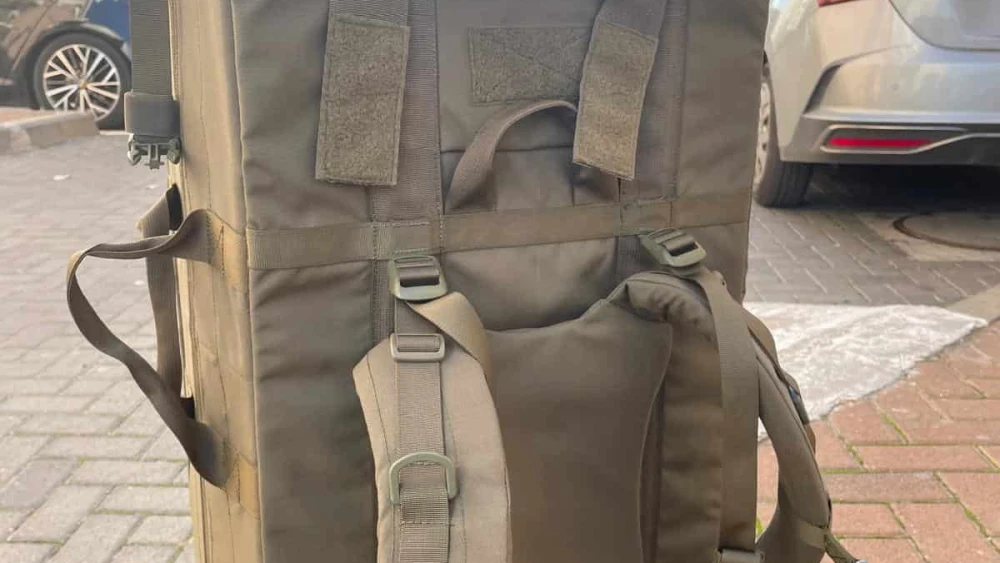 The IDF's newly unveiled portable holy ark and podium. Photo by the IDF Spokesperson's Unit