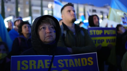 Protesters against the Russian invasion of Ukraine attend a video address by Ukrainian President Volodymyr Zelenskyy in Tel Aviv, March 20, 2022. Photo by Chen Leopold/Flash90.