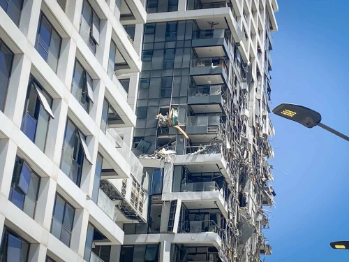 The scene where last night a ballistic missile fired from Iran hit and caused damage in Tel Aviv, June 14, 2025. Photo by Avshalom Sassoni/Flash90.