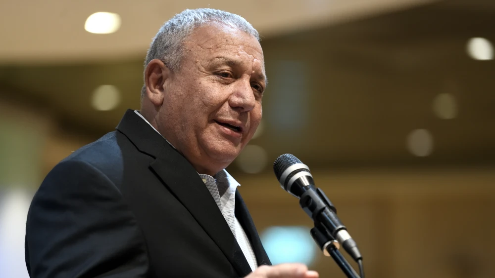 Gadi Eisenkot, leader of Yashar party and a former IDF chief of staff, speaks during an election campaign rally in Nordiya, Israel, Aug. 31, 2026. Photo by Gili Yaari/Flash90.
