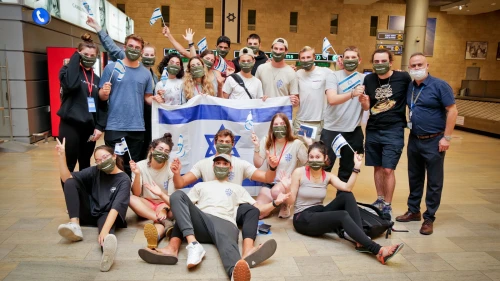 New immigrants to Israel. Credit: Yonit Schiller.