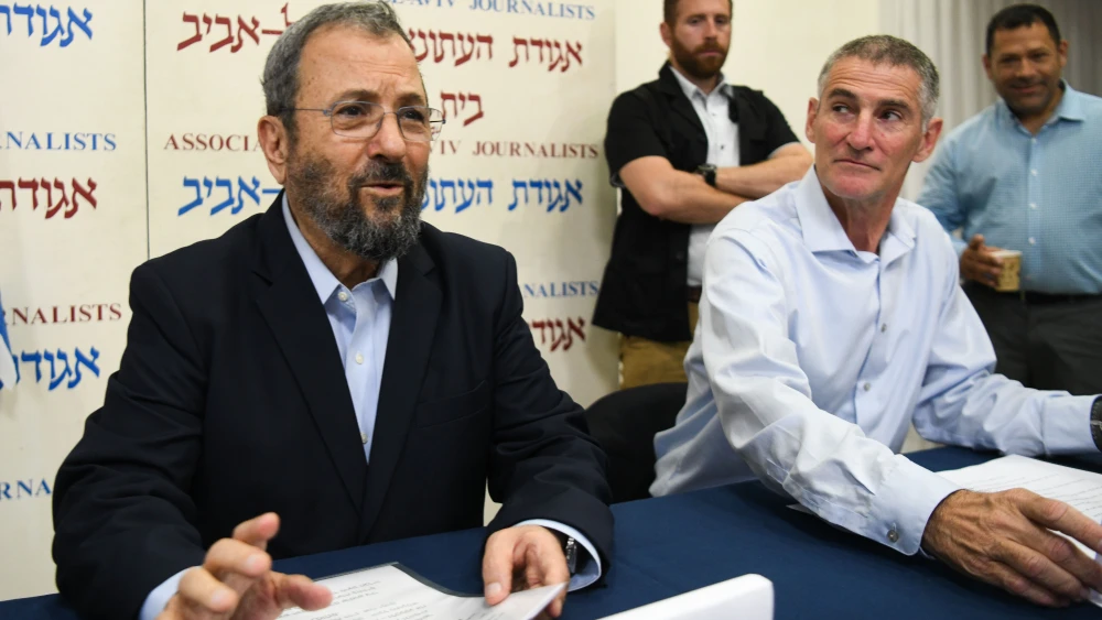 Former Israel Prime Minister Ehud Barak (left) and IDF Maj. Gen. (res.) Yair Golan attend a press conference announcing the establishment of a political party led by Barak in Tel Aviv on June 26, 2019. Credit: Flash90.