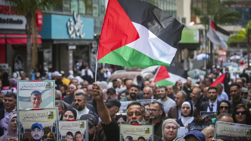 Palestinians protesting in the city of Nablus in Samaria, on April 19, 2026. Photo by Nasser Ishtayeh/Flash90.