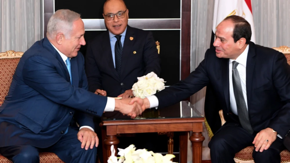 Israeli Prime Minister Benjamin Netanyahu meets with Egyptian President Abdel Fattah el-Sisi in New York, Sept. 26, 2018. Photo by Avi Ohayon/GPO.