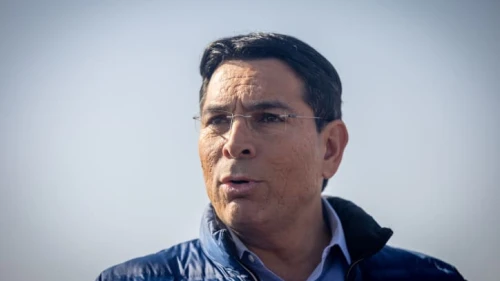 Khan al-Ahmar, Danon