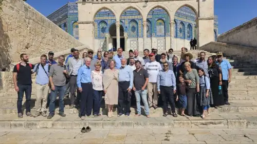 Dozens of Christians and Jews gathered on the Temple Mount in Jerusalem for a special prayer event honoring American conservative activist Charlie Kirk, Sept. 17, 2025. (Courtesy: Beyadenu–Returning to the Temple Mount)