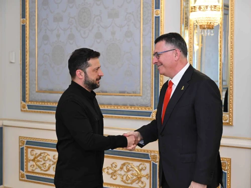 Zelenskyy, Sa'ar