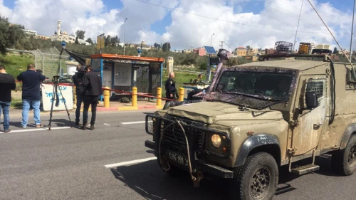 The scene where a Palestinian attacked Israeli men at a bus stop, stabbing an IDF soldier and stealing his gun, using it to shoot at another man nearby, in Ariel on March 17, 2019. Photo by Flash90.