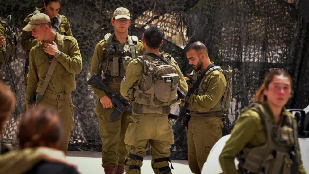Israeli soldiers and rescue personnel at the IDF's Mount Harif Base near the border with Egypt, June 3, 2023. Photo by Dudu Greenspan/Flash90.