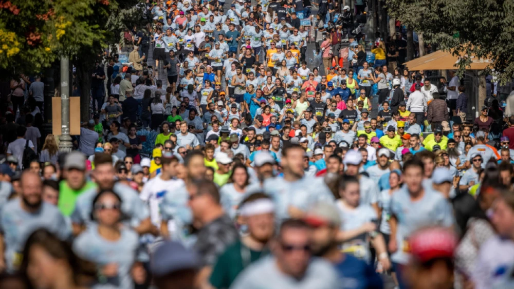 Thousands of runners take part in the annual marathon in Jerusalem, Oct. 29, 2021. Photo by Yonatan Sindel/Flash90.