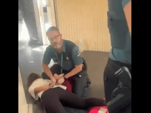 A Spanish police officer arrests a Jewish camp counselor in Valencia on July 23, 2025. Source: i24 News/screenshot.