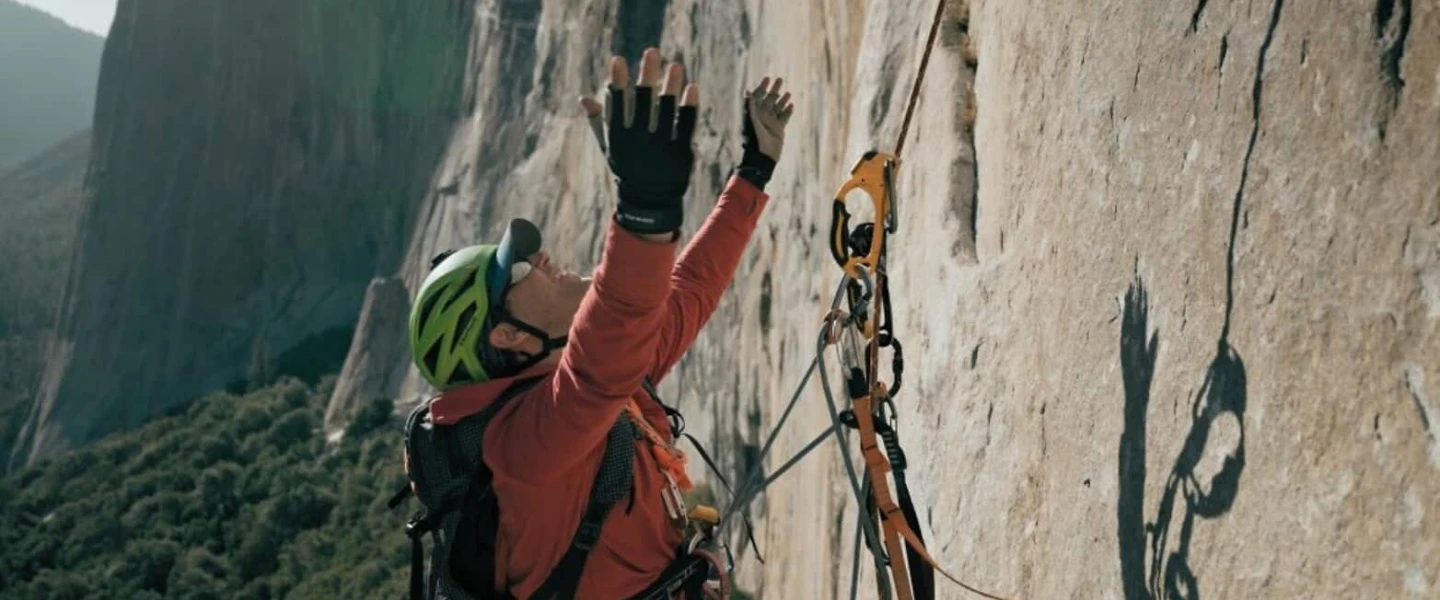 Former IDF paratrooper Eitan Armon in a still from “Looking UP.” Source: cinepre/X.