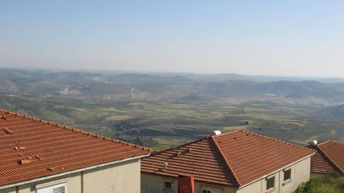 Chomesh. Source: Wikimedia Commons.