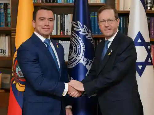 Israeli President Isaac Herzog (right) meets Ecuadorian President Daniel Noboa at the President’s Residence in Jerusalem, May 4, 2025. Photo by Ma'ayan Toaf/GPO.