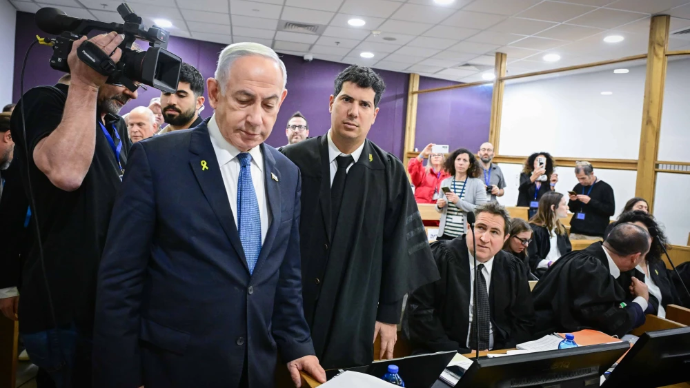 Prime Minister Benjamin Netanyahu arrives for a hearing in his trial at the Tel Aviv District Court, Dec. 16, 2024. Photo by Yossi Zeliger/POOL.