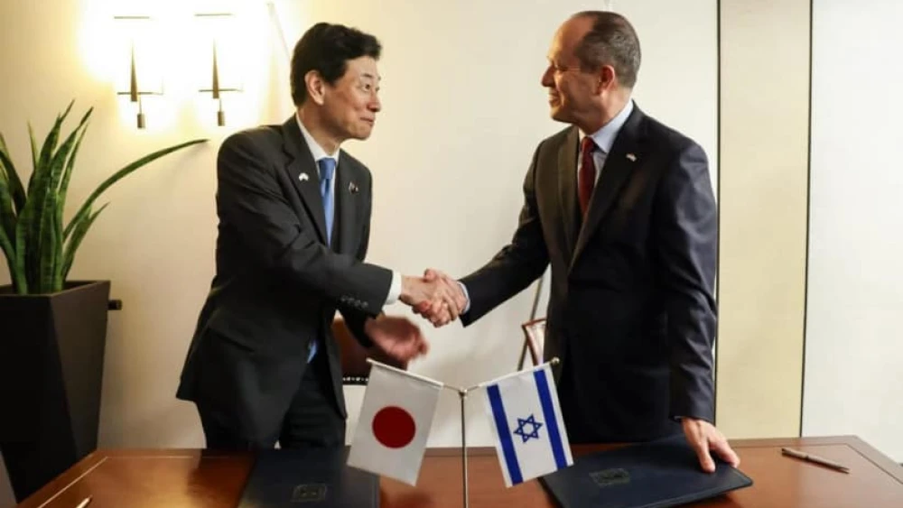 Japanese Economy, Trade and Industry Minister Yasutoshi Nishimura and Israeli Economy and Industry Minister Nir Barkat in Tel Aviv, Sept. 4, 2023. Photo by Ariel Zenberg/GPO.